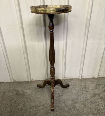 Mahogany Queen Anne Style Pedestal Plant Stand With Brass Gallery 12"X16"X36"