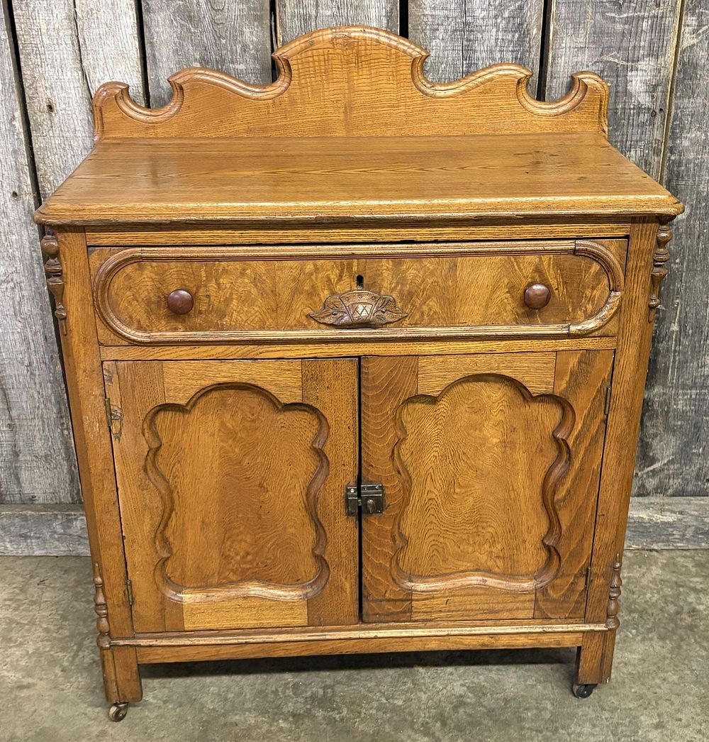 Lot 177: Antique Eastlake Victorian Wash Stand With Carved Backsplash 17"X31"X38"