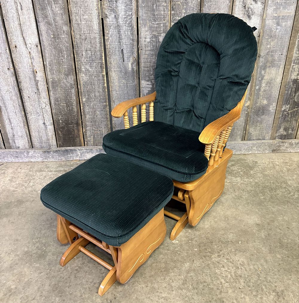 Lot 182: Vintage Oak Glider With Gliding Ottoman - Nursery Chair 24"X32"41"