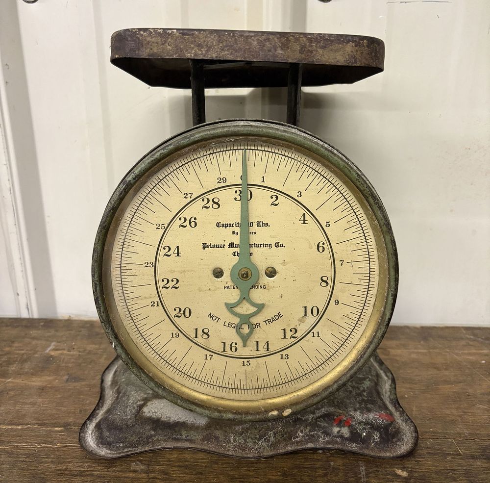Lot 184: Antique Pelouze Family Scale 30lb. 7"X8"X9"
