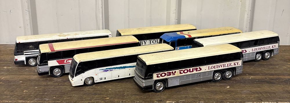 Lot 191: Collection Of Model Buses - Greyhounds 2"X10"X3"