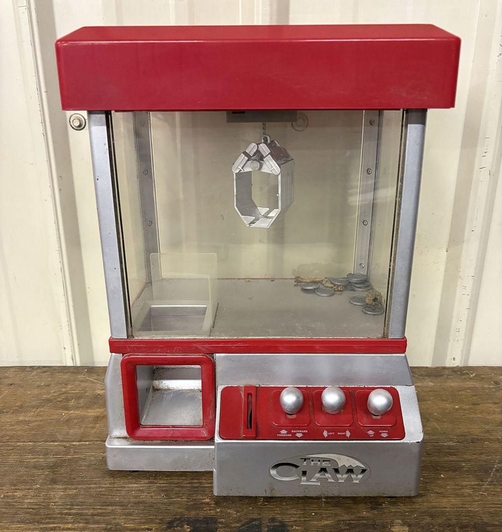 Lot 198: Retro "The Claw" Machine 8"X10"X14"
