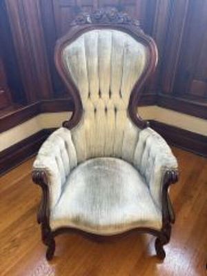 Victorian Style Parlor Chair Featuring a Floral Carving - 27"x29"x45"