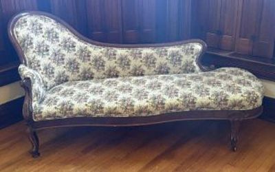 Antique Victorian Fainting Sofa or Chaise Lounge in Floral Pattern, some damage to legs - 