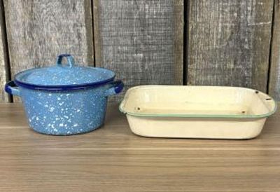 Enameled Stockpot With Lid And Cream Colored Rectangular Enamelware Baking Pan 8"X10"
