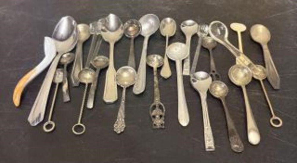 Lot 539: Lot Of Assorted Antique - Vintage Salt Spoons...