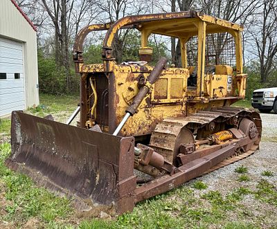 Caterpillar D6C Crawler Dozer. Classic Caterpillar Inc. D6C crawler dozer powered by a 3306 