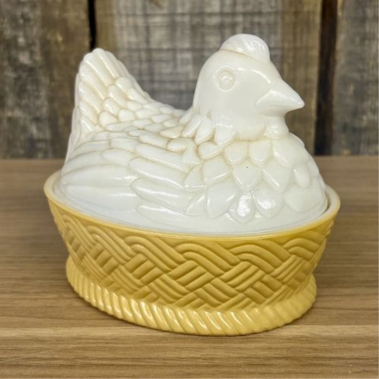 Avon Glass Hen on Nest Covered Trinket Dish