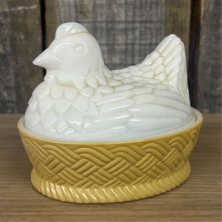 Avon Glass Hen on Nest Covered Trinket Dish