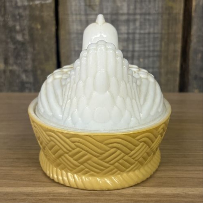 Avon Glass Hen on Nest Covered Trinket Dish