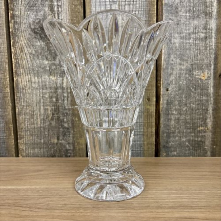 Shannon Crystal Freedom Pattern 24% Lead Crystal Footed Flared Vase