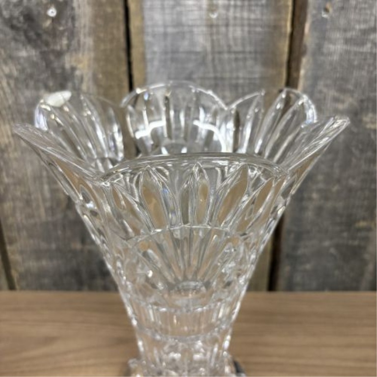 Shannon Crystal Freedom Pattern 24% Lead Crystal Footed Flared Vase