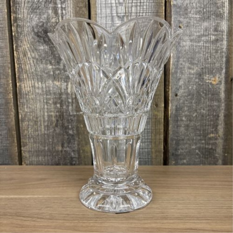 Shannon Crystal Freedom Pattern 24% Lead Crystal Footed Flared Vase