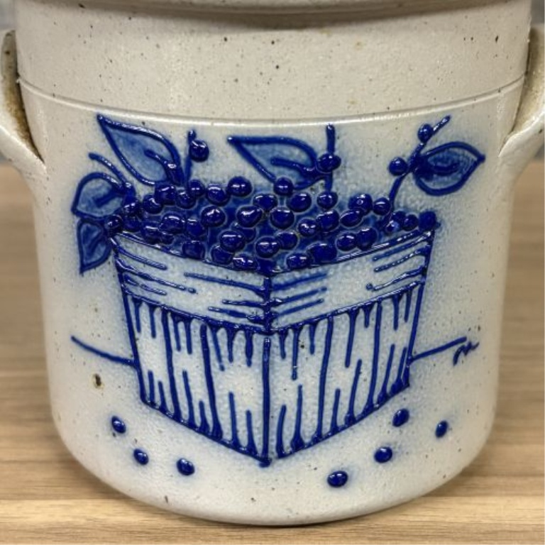 Salmon Falls Stoneware Lidded Blueberry Basket Crock 1993