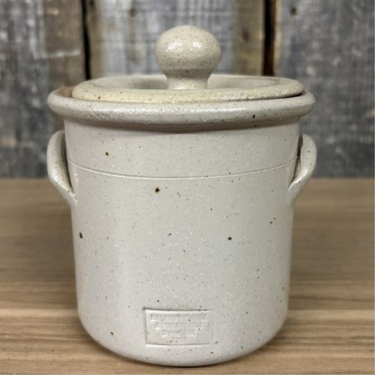 Salmon Falls Stoneware Lidded Blueberry Basket Crock 1993