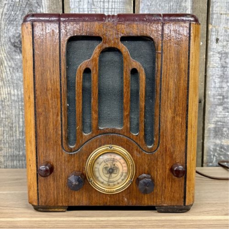 Crosley Model 515 Tombstone Tube Radio
