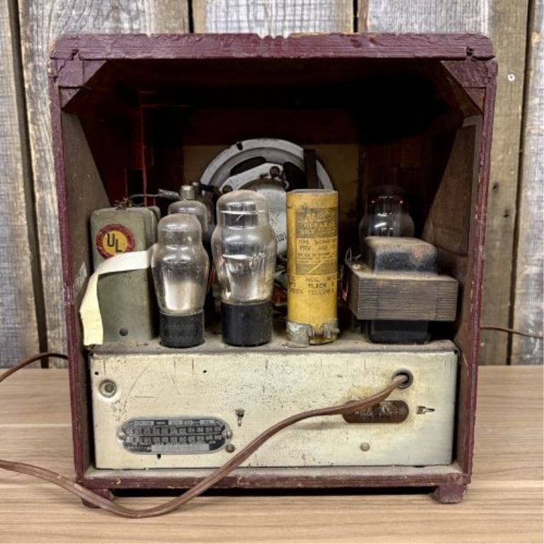 Crosley Model 515 Tombstone Tube Radio