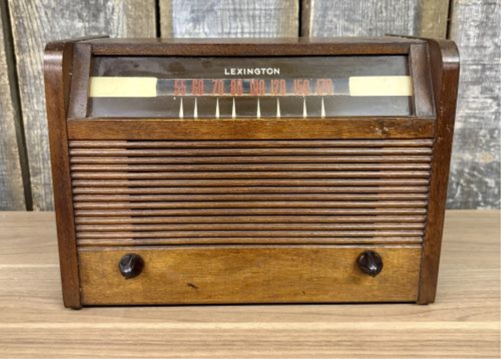 Vintage Lexington Art Deco Wood Case Tabletop AM Tube Radio