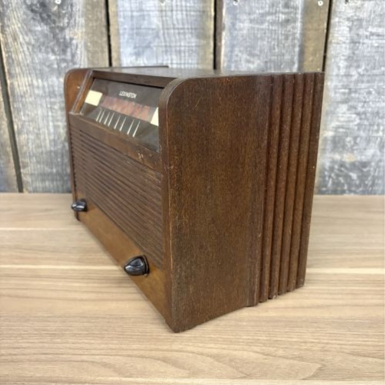 Vintage Lexington Art Deco Wood Case Tabletop AM Tube Radio