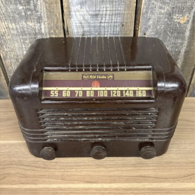 RCA Victor Model 56X Brown Bakelite Vacuum Tube AM Radio