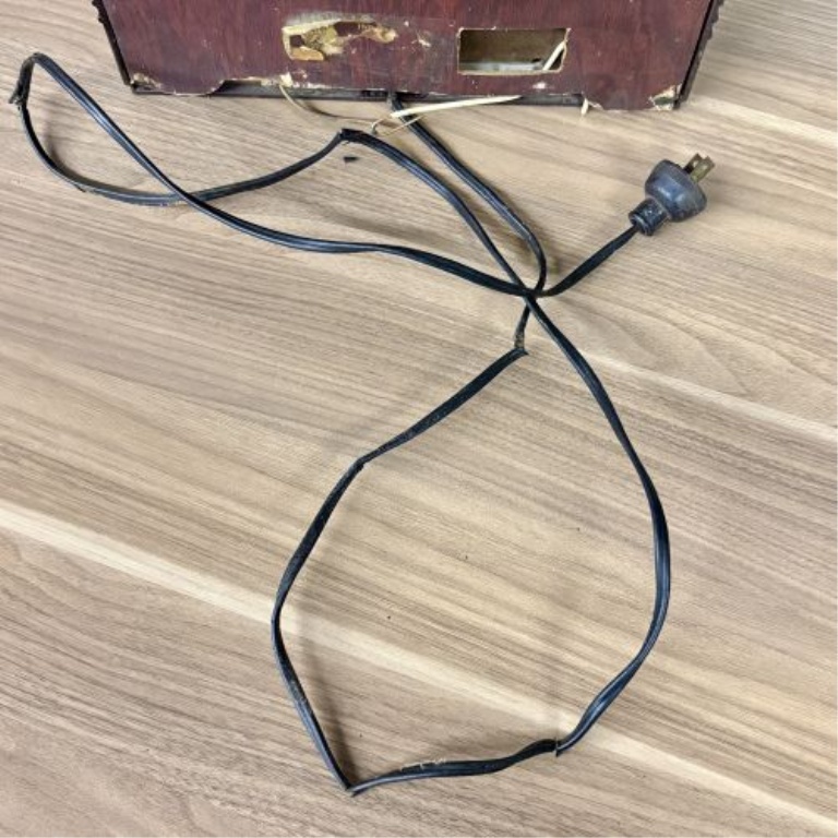 RCA Victor Model 56X Brown Bakelite Vacuum Tube AM Radio