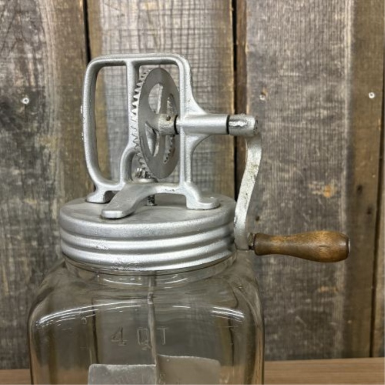Dazey Churn and Manufacturing Company No. 40 4-Quart Glass Butter Churn