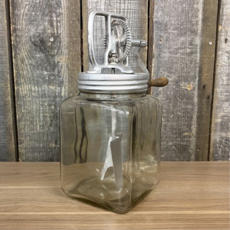 Dazey Churn and Manufacturing Company No. 40 4-Quart Glass Butter Churn
