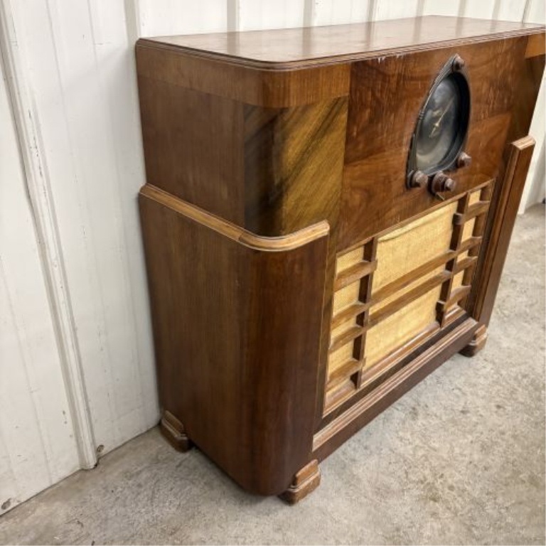 Zenith 1938 Console Floor Radio with Shutter Dial