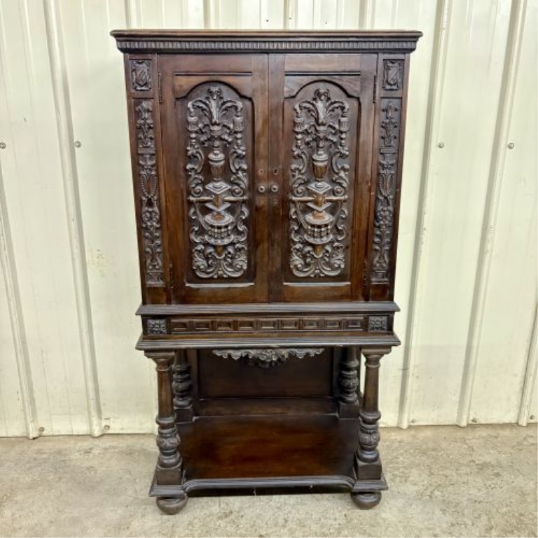 Sparton Model 301 Spanish Revival Carved Wood Radio Console