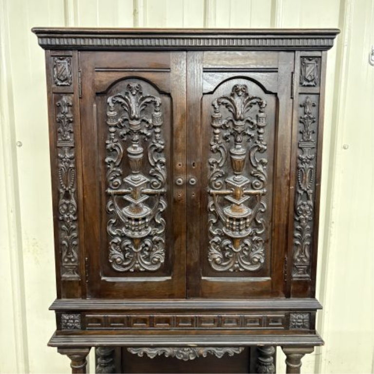 Sparton Model 301 Spanish Revival Carved Wood Radio Console