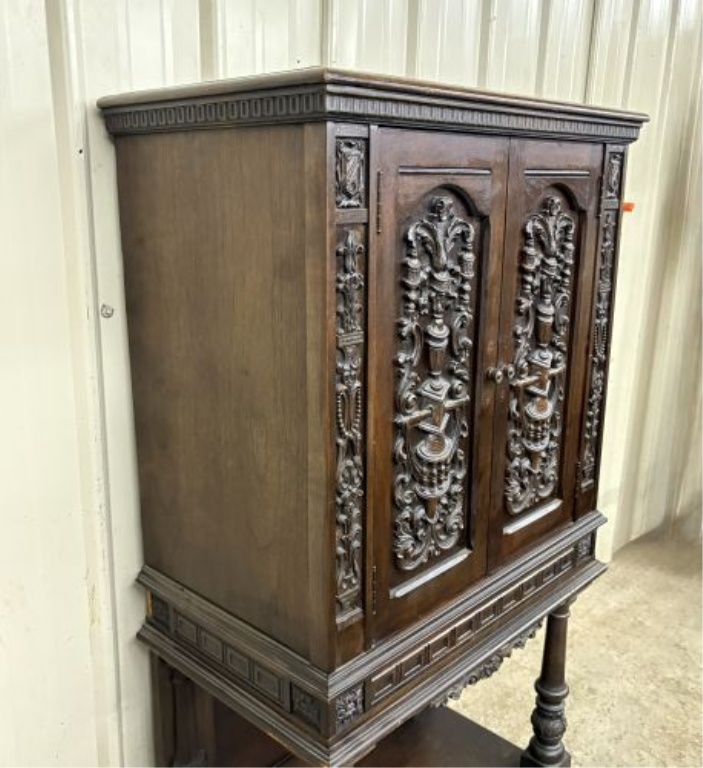 Sparton Model 301 Spanish Revival Carved Wood Radio Console