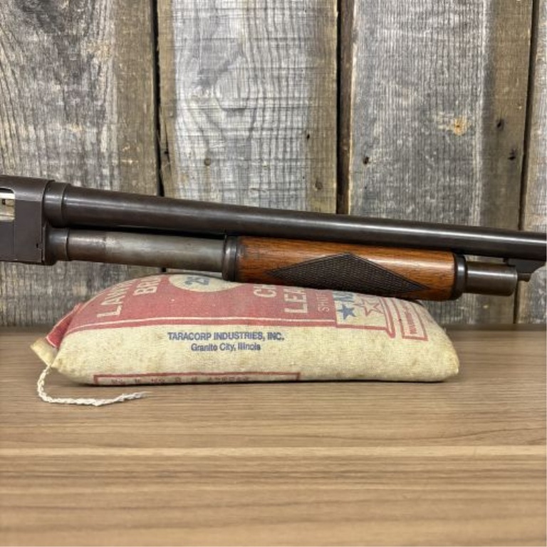 Wards Western Field Model 30-SB562A Pump Action Shotgun 12 Gauge with 30 Inch Barrel