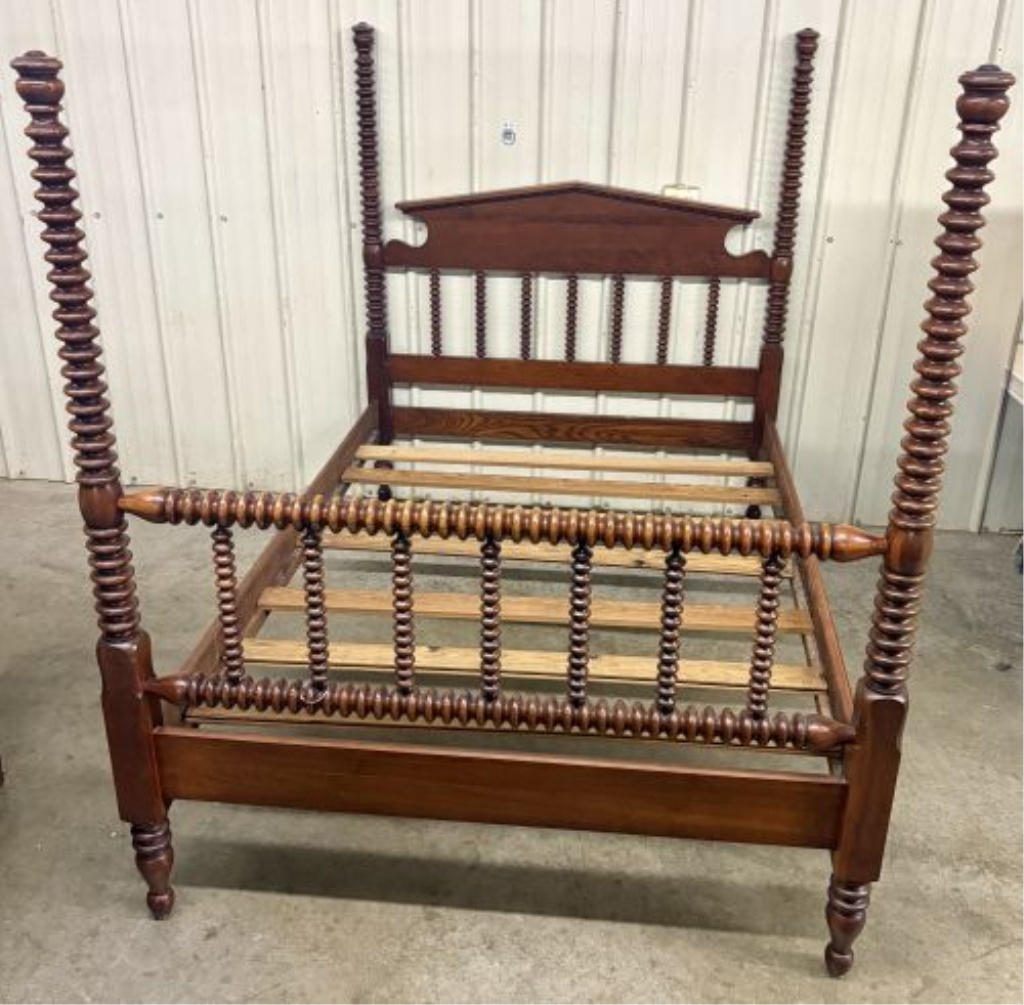 Davis Cabinet Company Collectors Cherry Full Size Four Poster Spool Bed