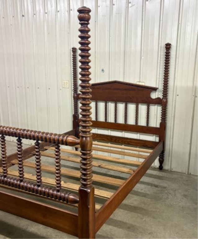 Davis Cabinet Company Collectors Cherry Full Size Four Poster Spool Bed