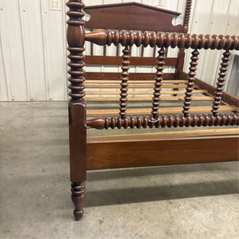 Davis Cabinet Company Collectors Cherry Full Size Four Poster Spool Bed