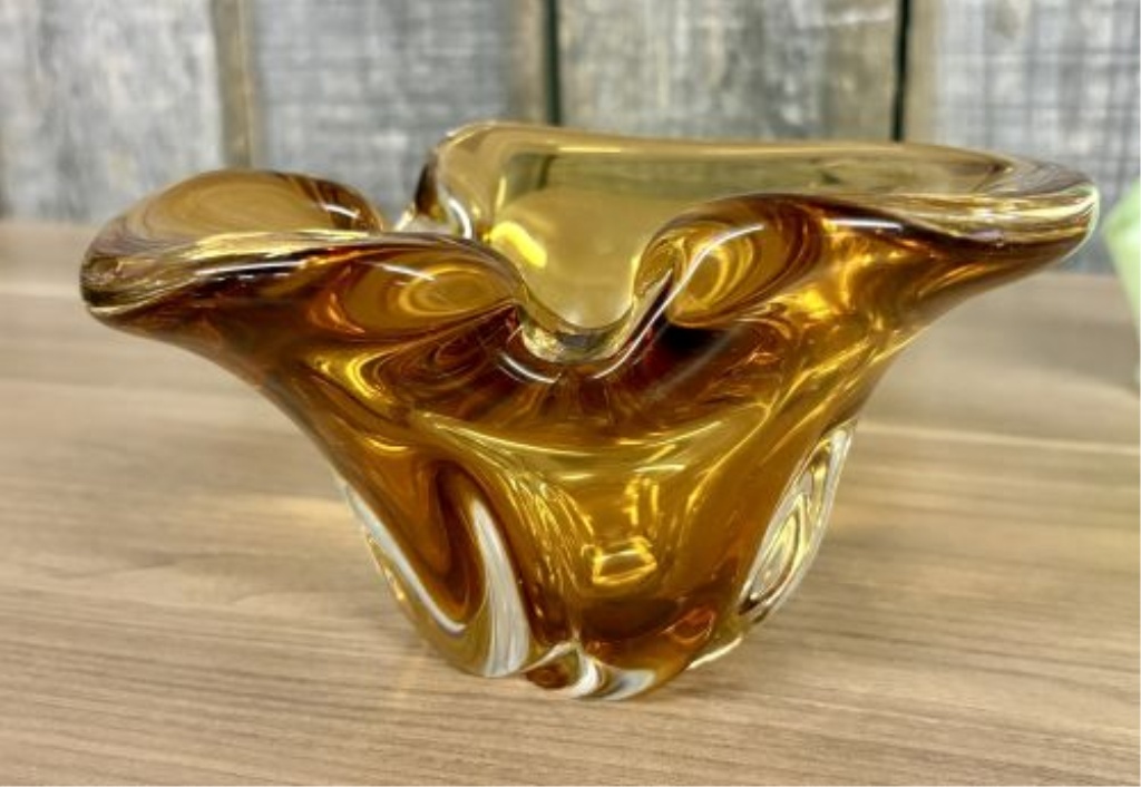Two Pieces of Vintage Art Glass Including a Freeform Amber Bowl and a Green Slag Glass Bud Vase