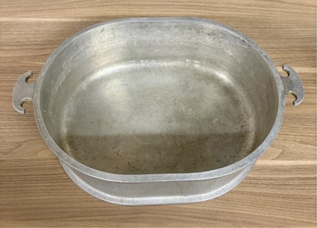 Guardian Service Hammered Aluminum Oval Roaster