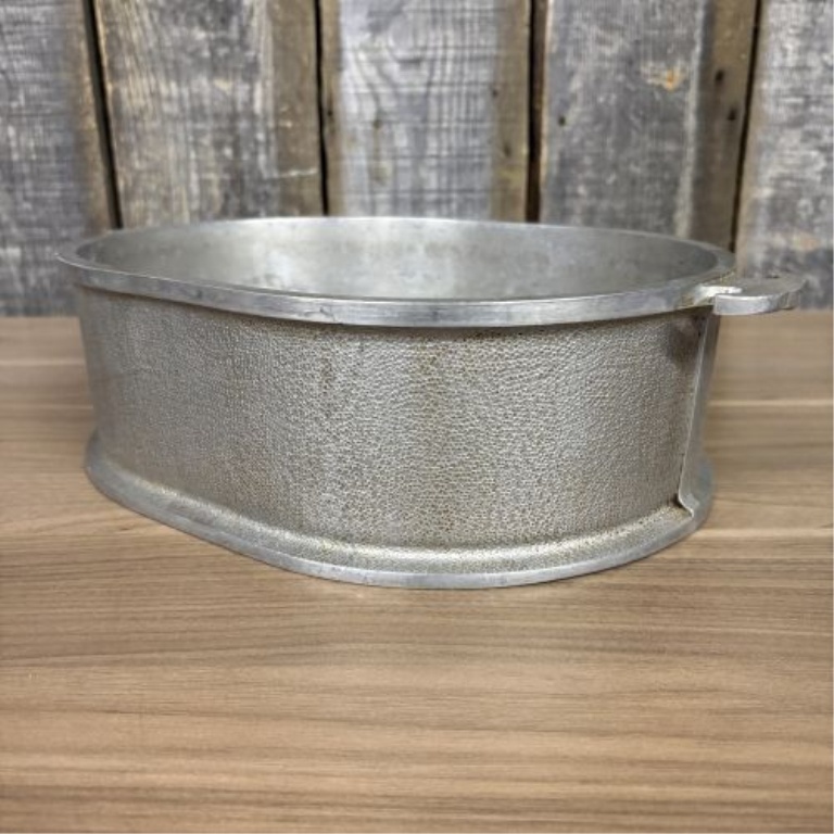 Guardian Service Hammered Aluminum Oval Roaster