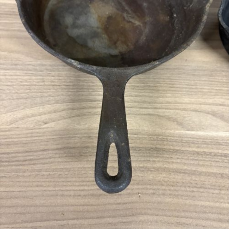 A Pair of Vintage American Cast Iron Skillets