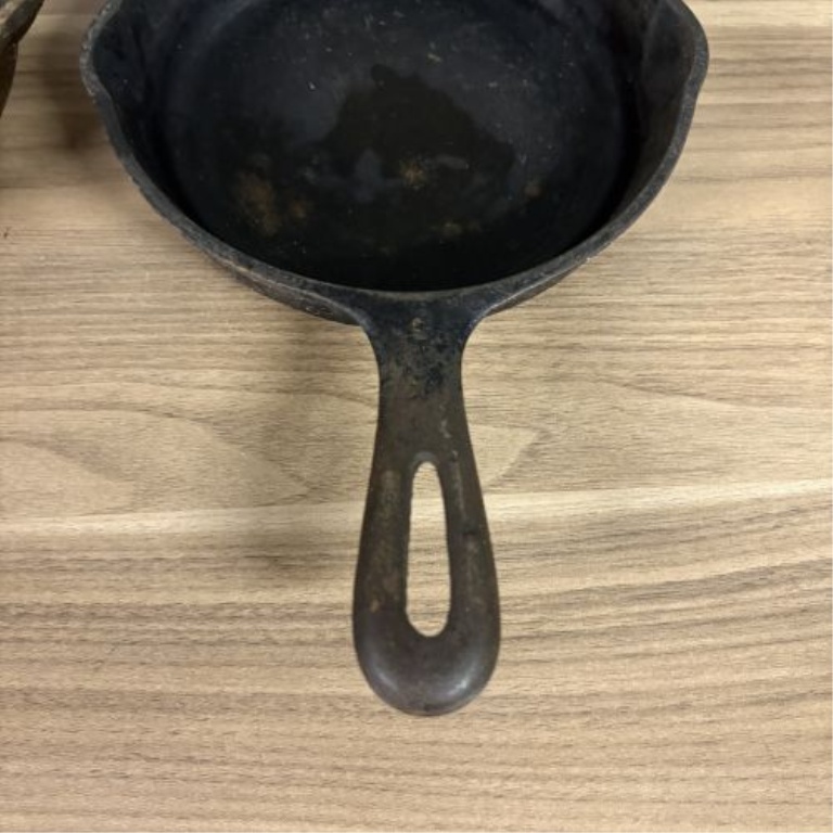 A Pair of Vintage American Cast Iron Skillets