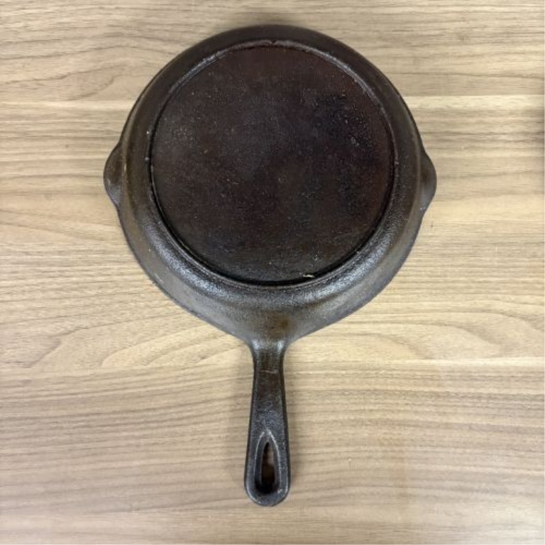 A Pair of Vintage American Cast Iron Skillets
