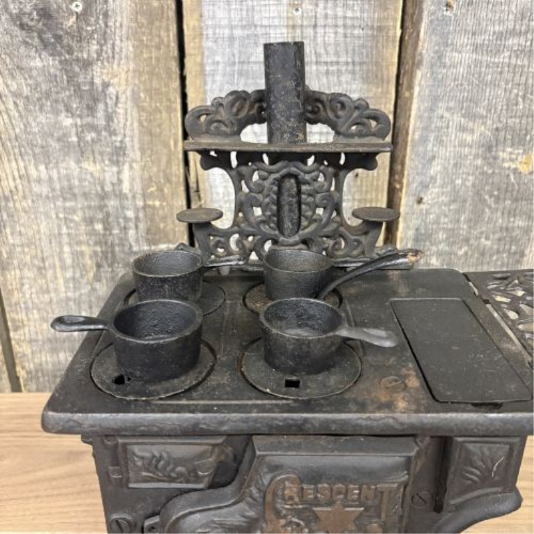 Crescent Foundry Co. Miniature Toy Kitchen Range with Accessories