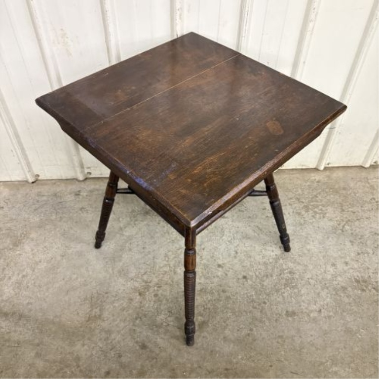 American Victorian Stained Oak Spool Turned Parlor Table