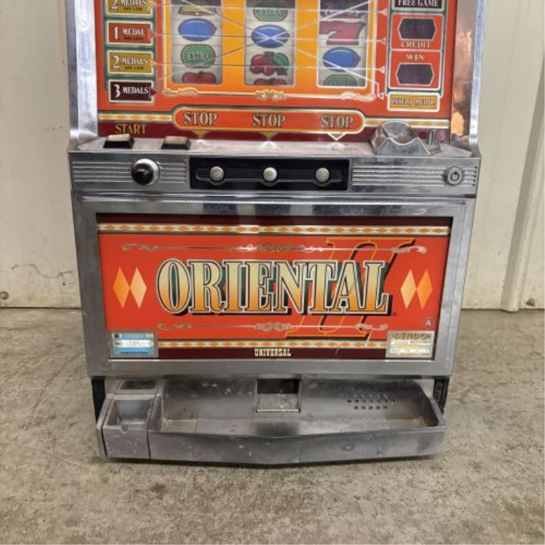 Universal Oriental Pachislo Skill-Stop Slot Machine