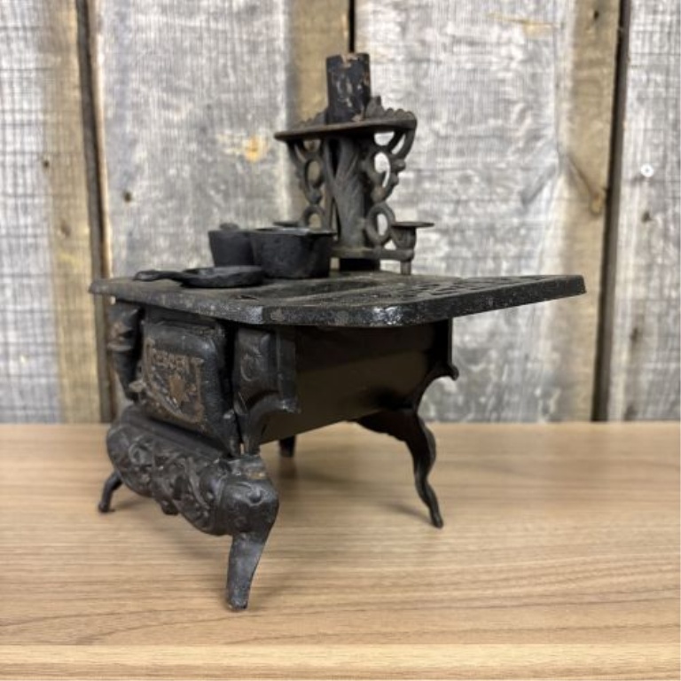 Vintage Crescent Miniature Toy Cook Stove Set