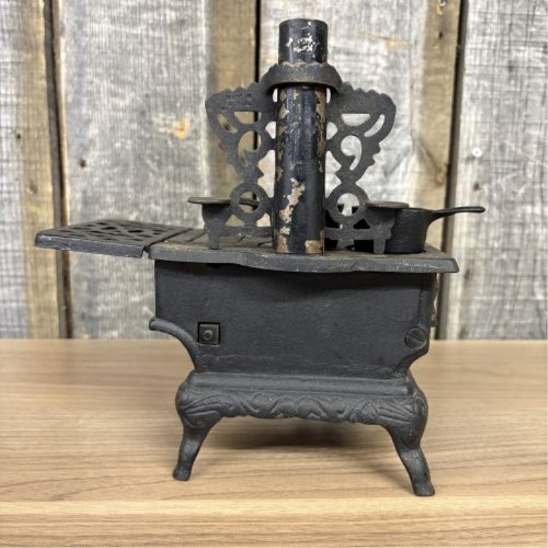 Vintage Crescent Miniature Toy Cook Stove Set