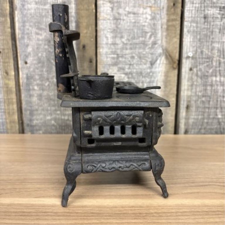 Vintage Crescent Miniature Toy Cook Stove Set