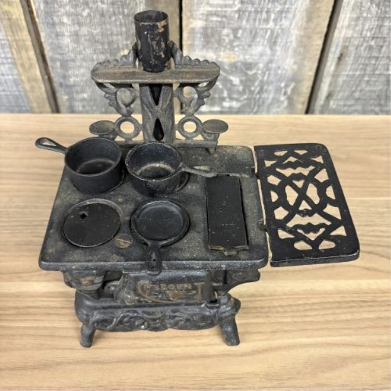 Vintage Crescent Miniature Toy Cook Stove Set