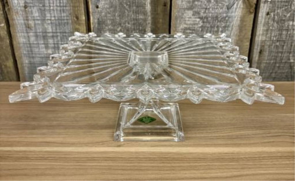 Shannon Crystal by Godinger Freedom Collection Square Pedestal Cake Stand