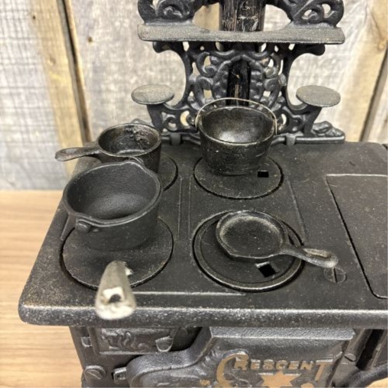Crescent Toy Cookstove with Accessories